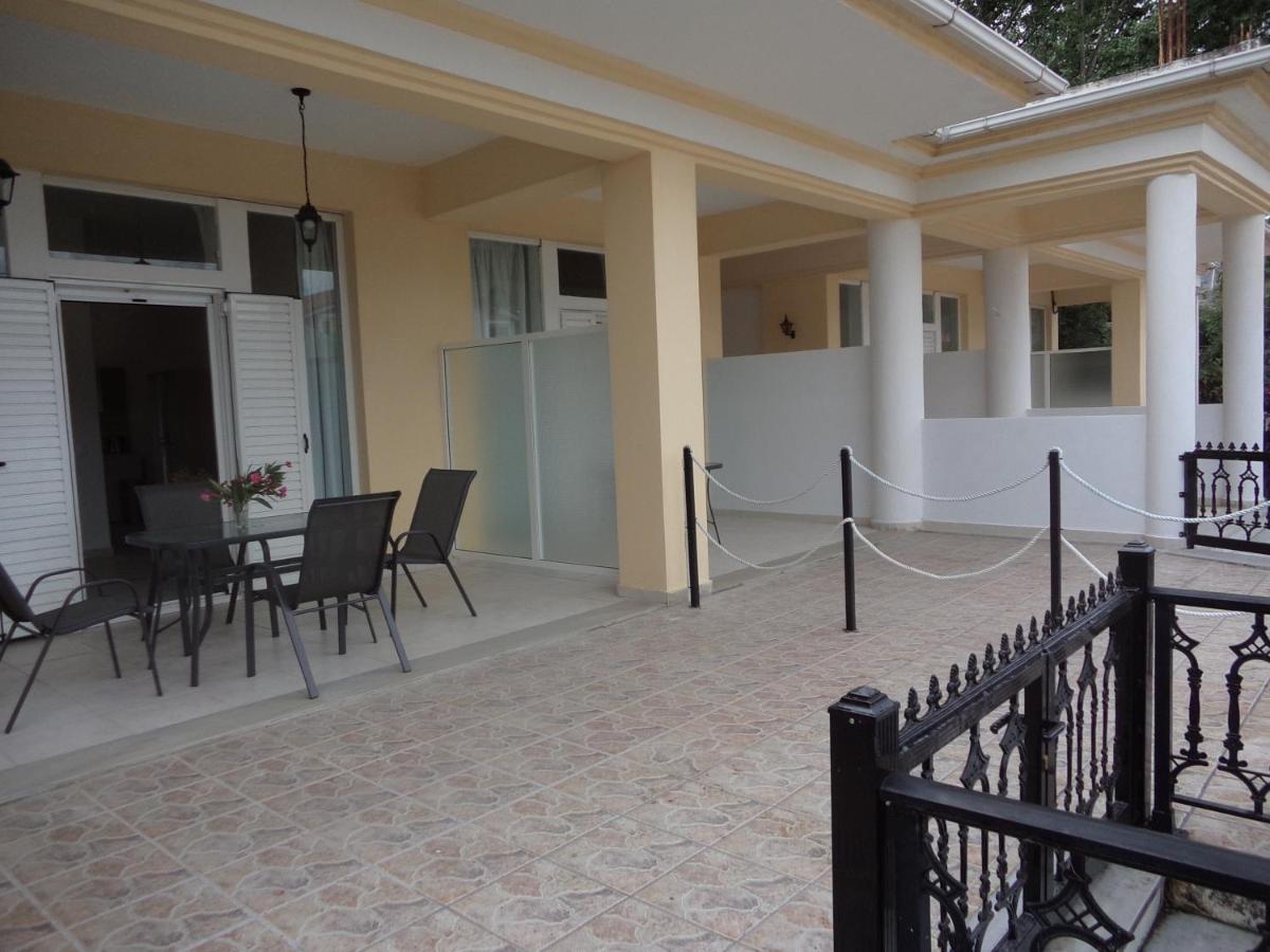 Katerina Apartments Near The Sea ラガナス エクステリア 写真