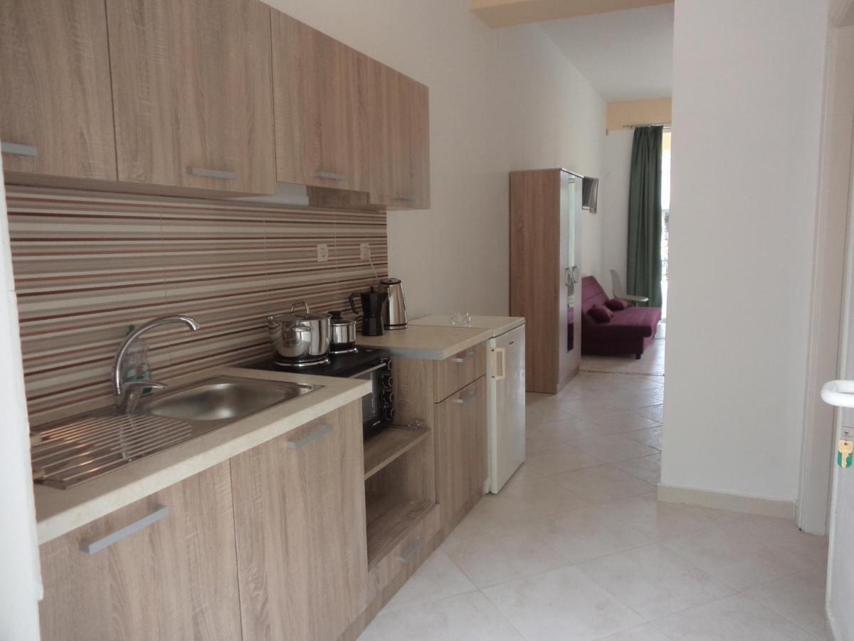 Katerina Apartments Near The Sea ラガナス エクステリア 写真